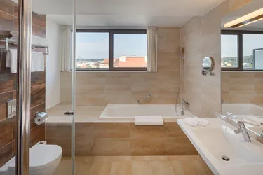 Hermitage Hotel Prague — room bathroom
