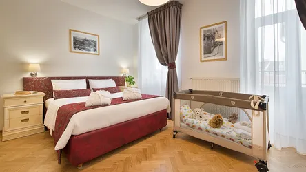 Deluxe suite with baby cot